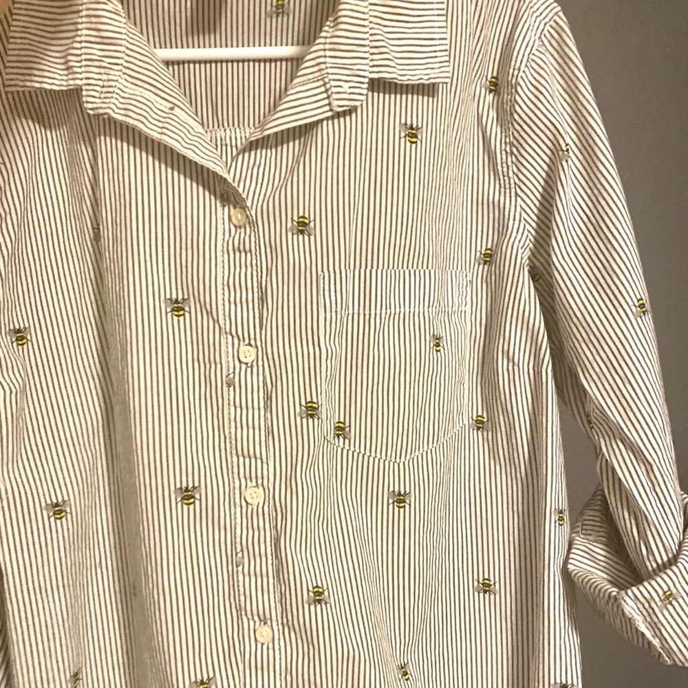 Old navy bee button up
